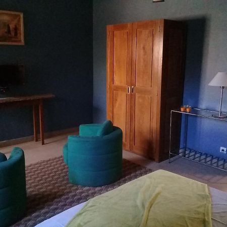Bed and Breakfast Les 5 Lanternes By Clara Дакар Екстер'єр фото