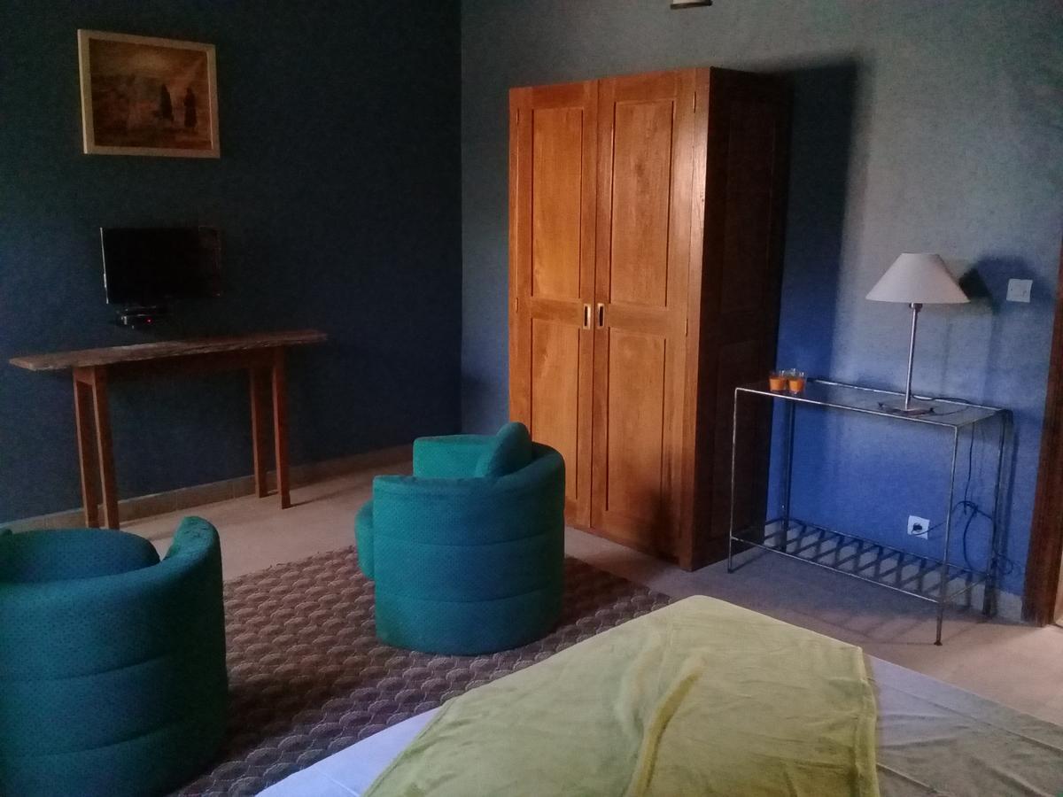 Bed and Breakfast Les 5 Lanternes By Clara Дакар Екстер'єр фото